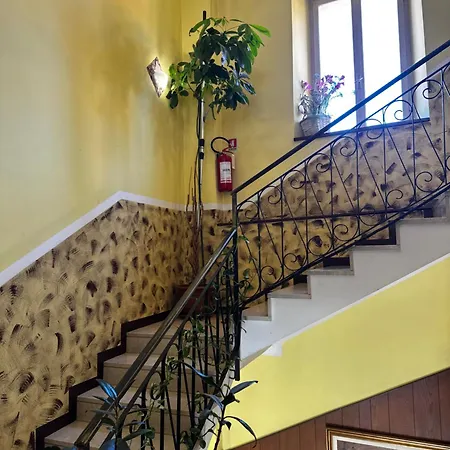 Hotel Spagna 2*