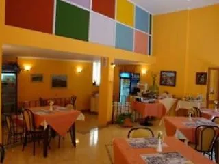 Spagna מלון ארונה